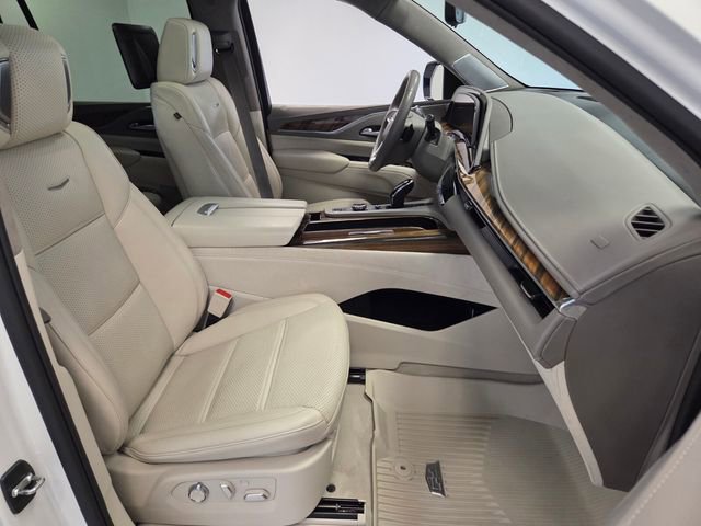Used 2023 Cadillac Escalade ESV Sport Platinum w/ LPO, ONYX Package image 16