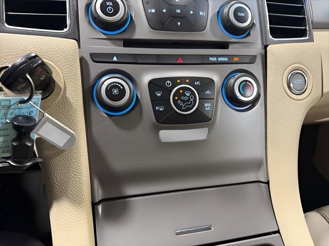 Used 2017 Ford Taurus SE image 21