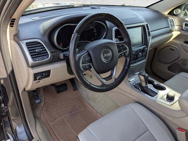 Used 2017 Jeep Grand Cherokee Overland w/ Jeep Active Safety Group image 10
