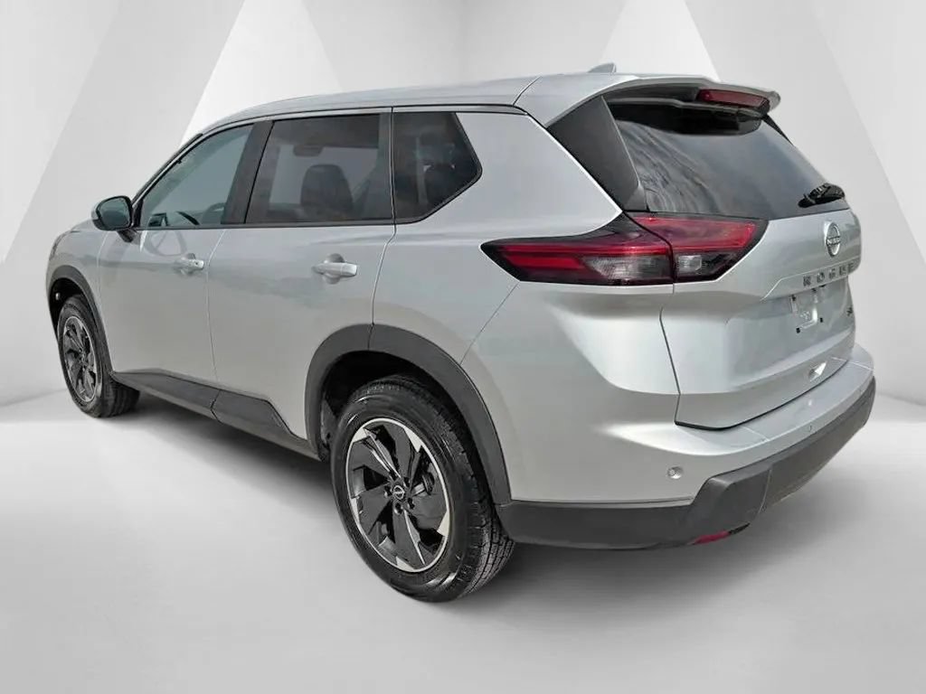 Used 2024 Nissan Rogue SV FWD image 5