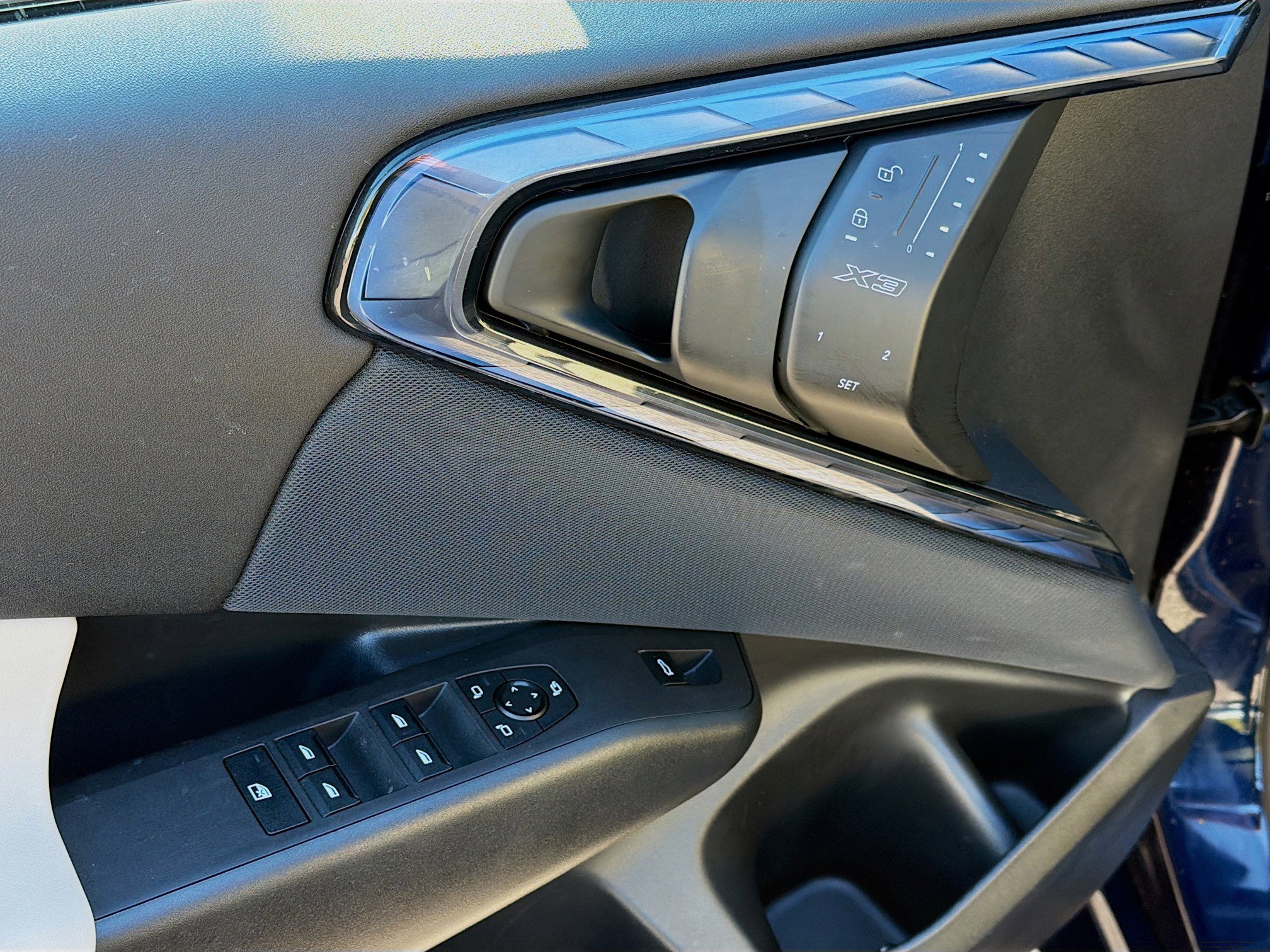 Used 2025 BMW X3 xDrive30i w/ Premium Package image 23