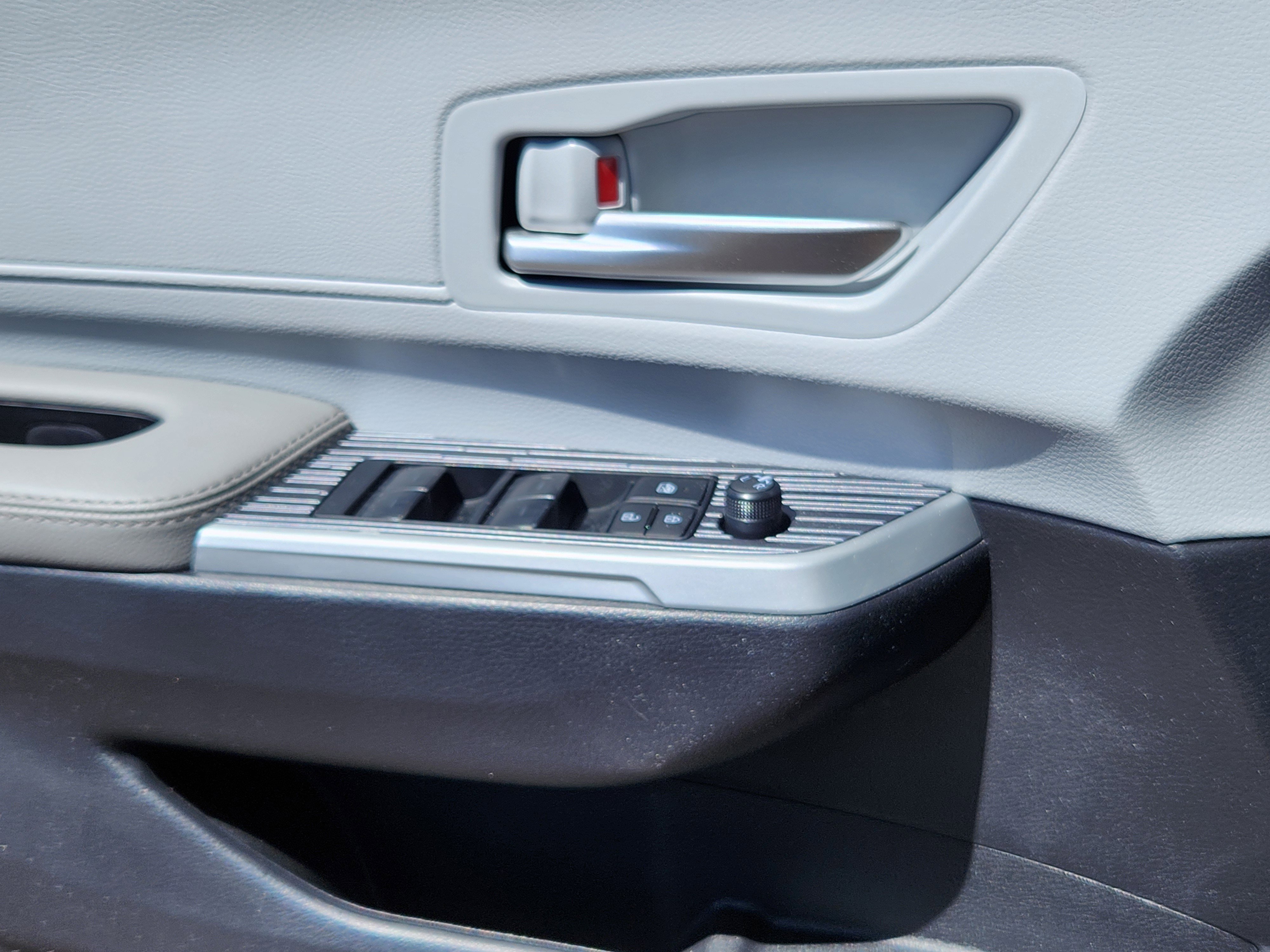 Certified 2026 Toyota Sienna XLE image 18