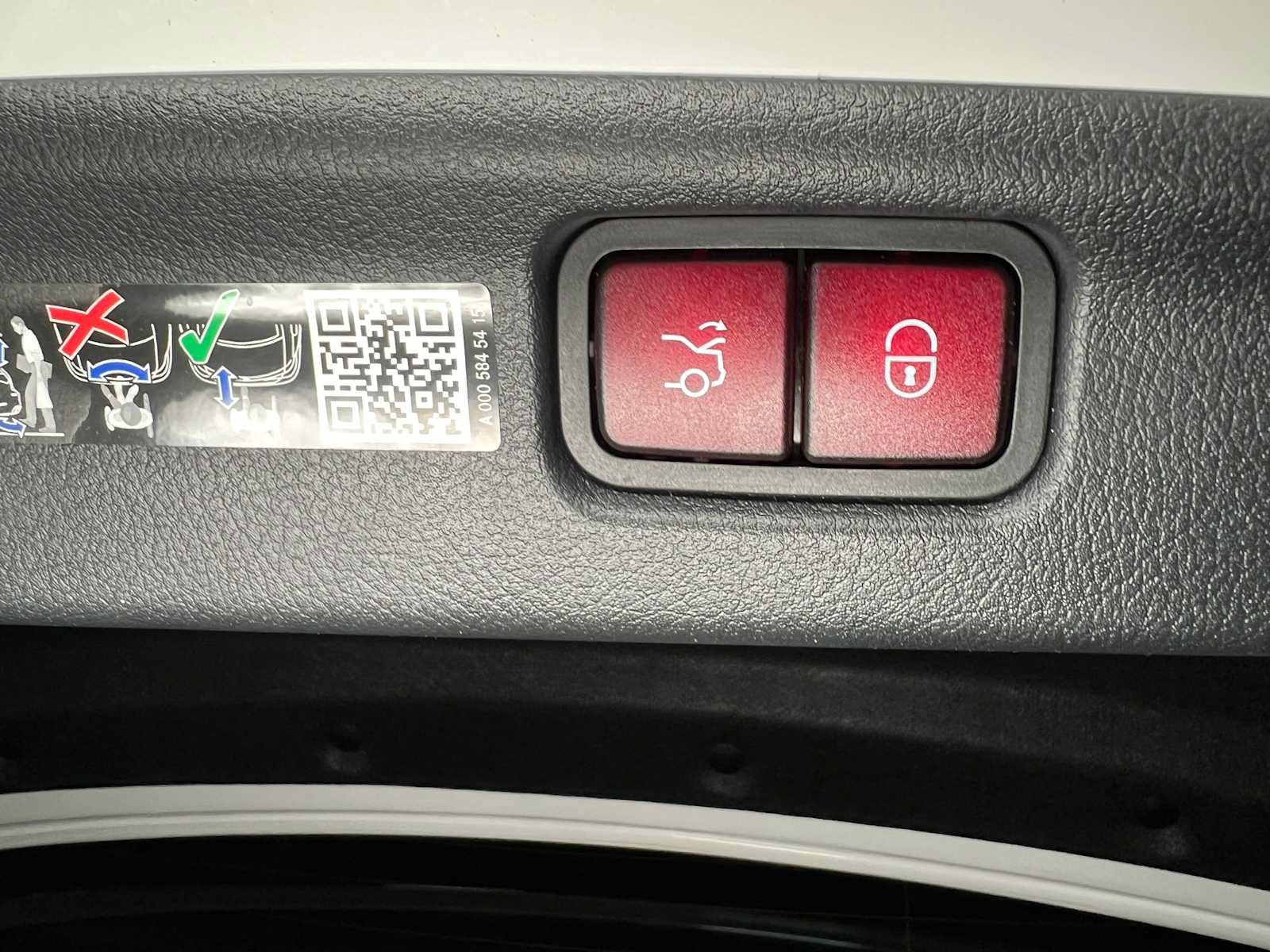 Certified 2026 Mercedes-Benz C 300 4MATIC Sedan image 18