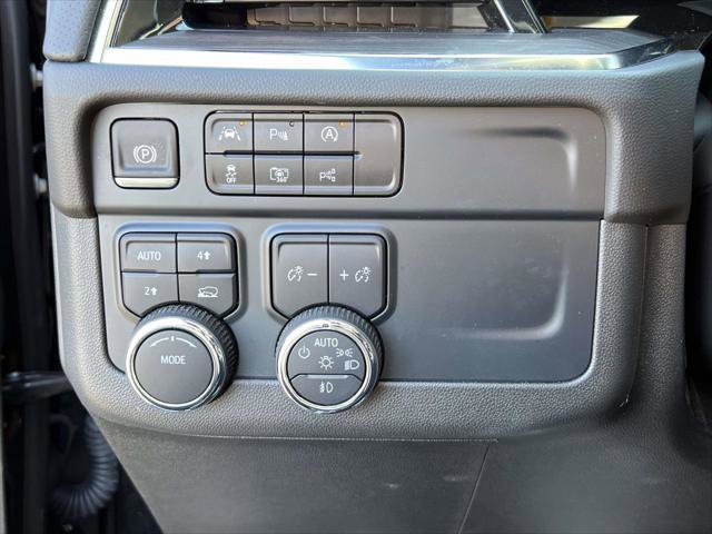 Used 2025 Chevrolet Suburban Premier image 20