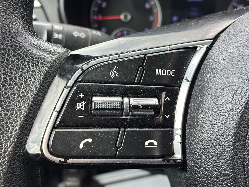 Used 2020 Kia Optima LX image 25