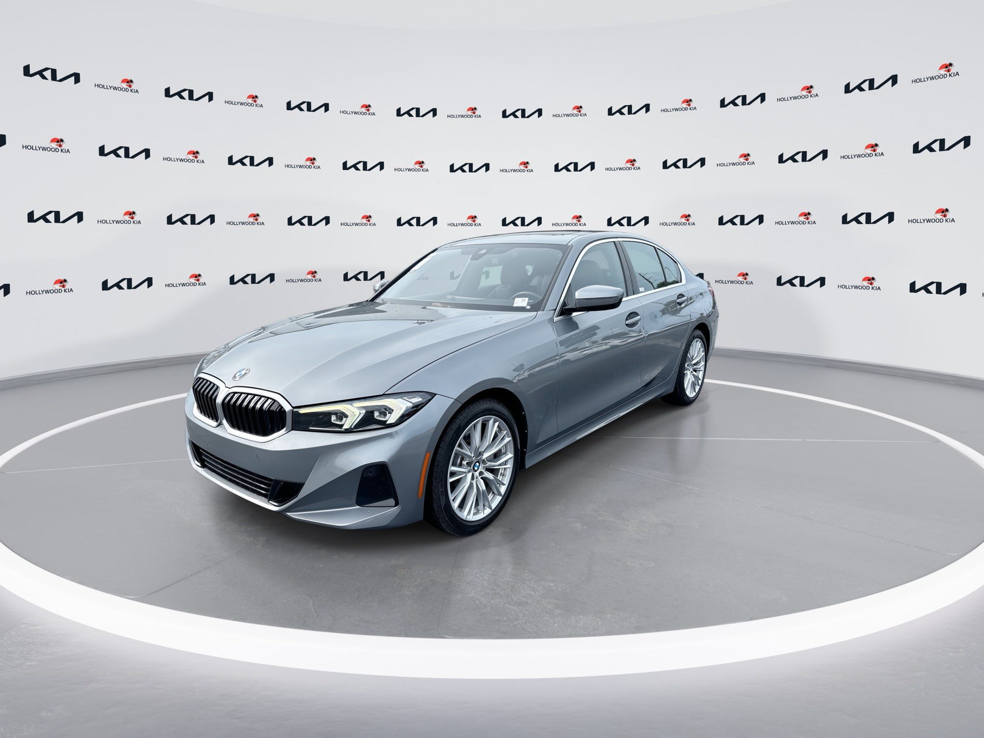 Used 2024 BMW 330i Sedan w/ Premium Package RWD image 4
