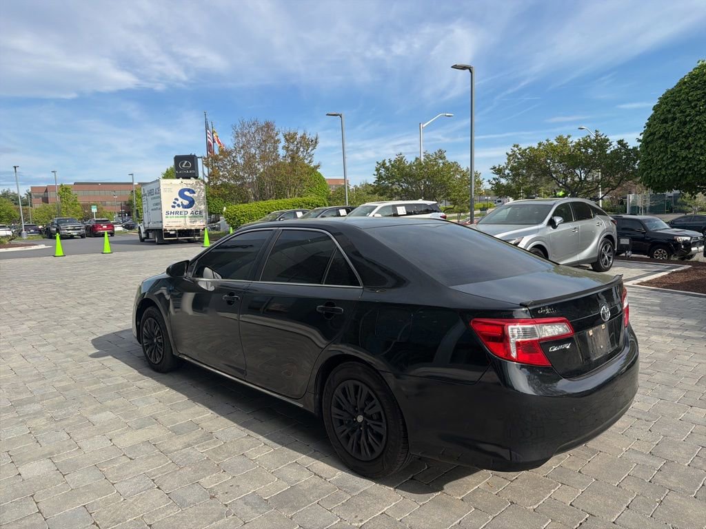 Used 2014 Toyota Camry LE FWD image 19
