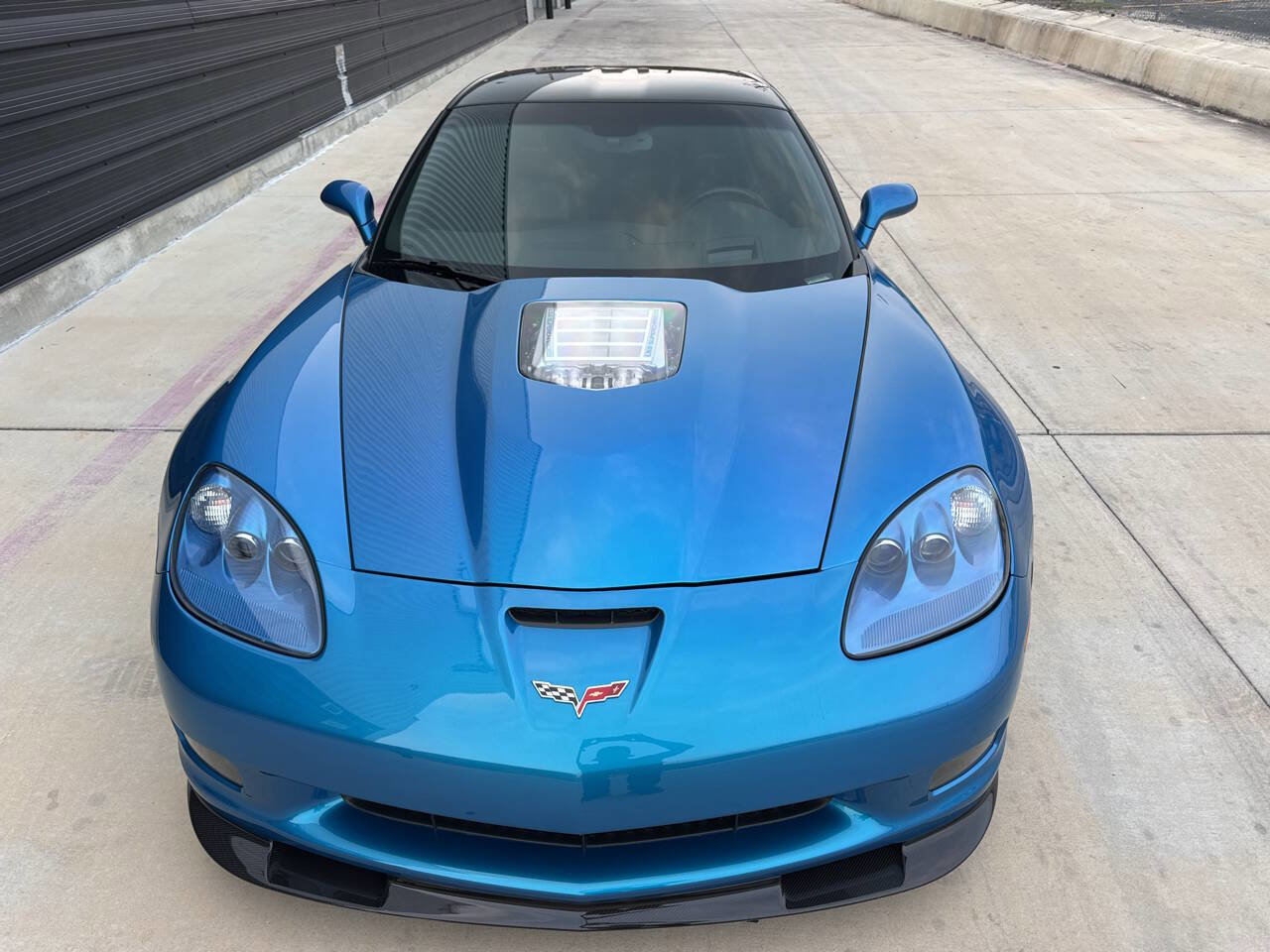 Used 2009 Chevrolet Corvette ZR1 w/ Preferred Equipment Group RWD image 4