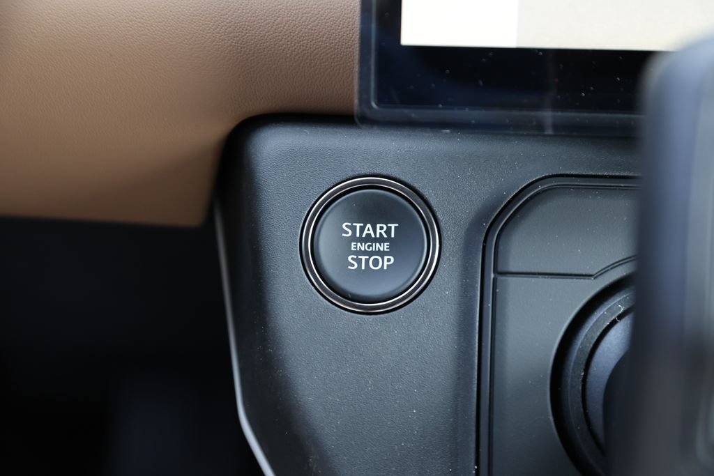 New 2026 Land Rover Defender 130 X-Dynamic SE AWD/4WD image 24