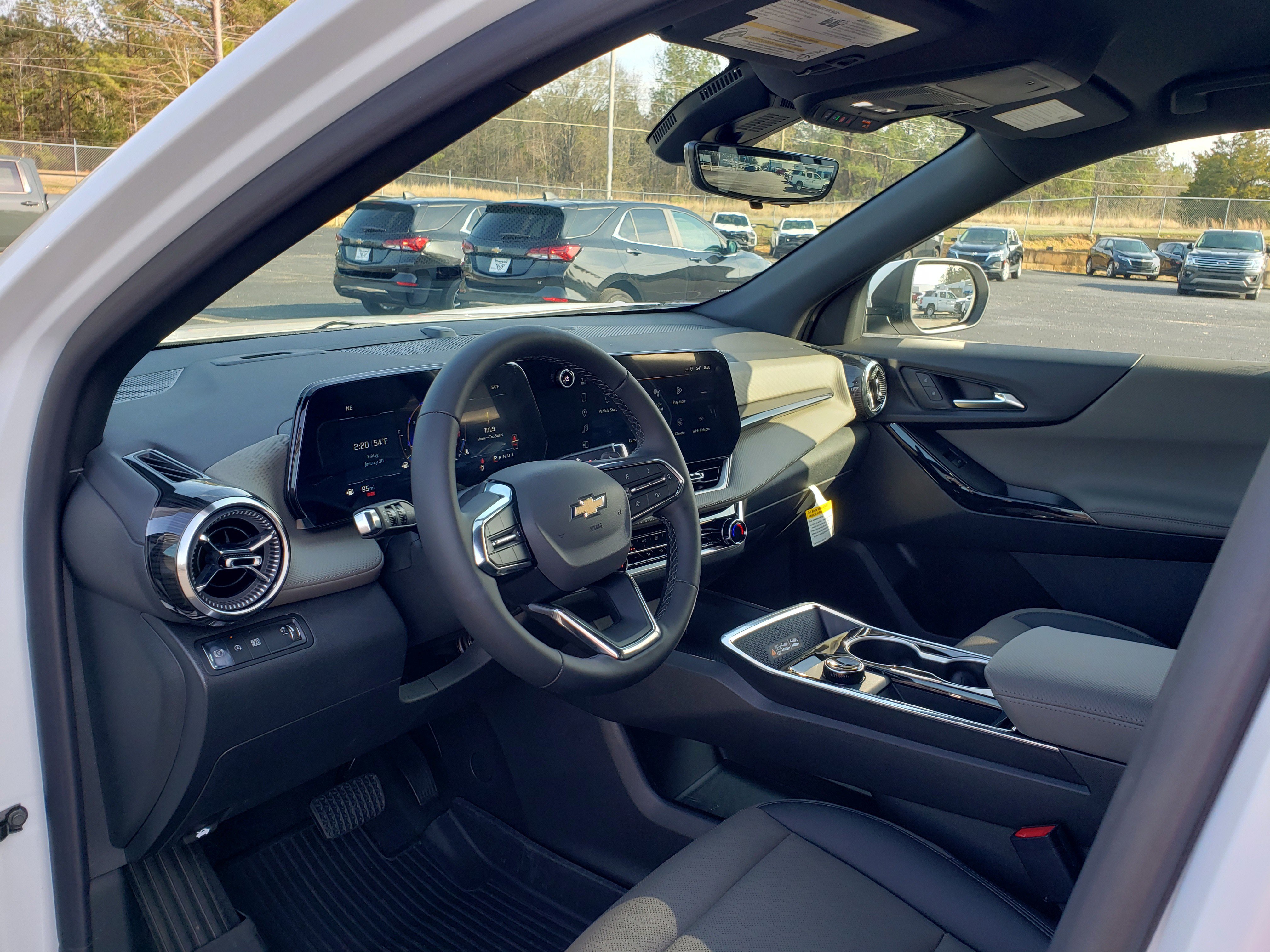 New 2026 Chevrolet Equinox LT w/ Convenience Package II image 31