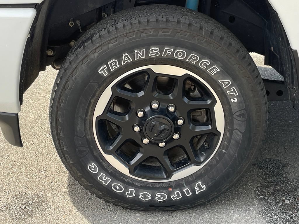 Used 2025 RAM 2500 Laramie AWD/4WD image 32
