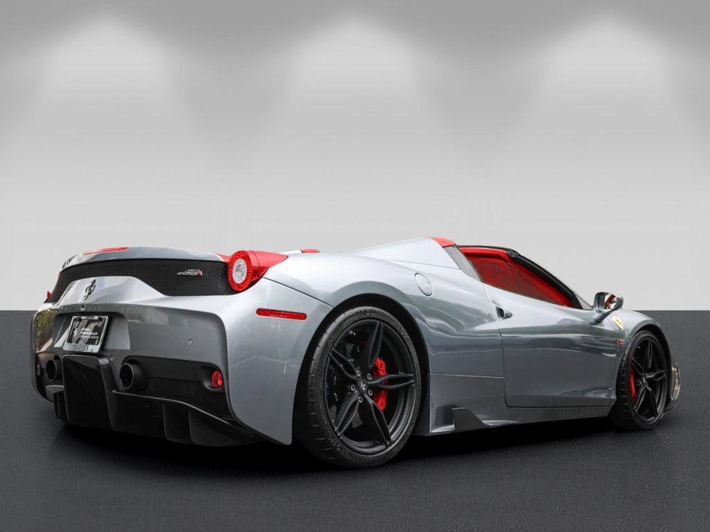 Used 2015 Ferrari 458 Speciale A RWD image 3