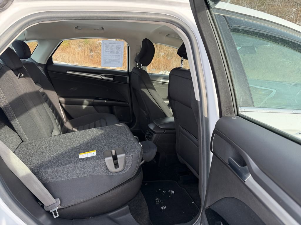 Used 2016 Ford Fusion SE image 31