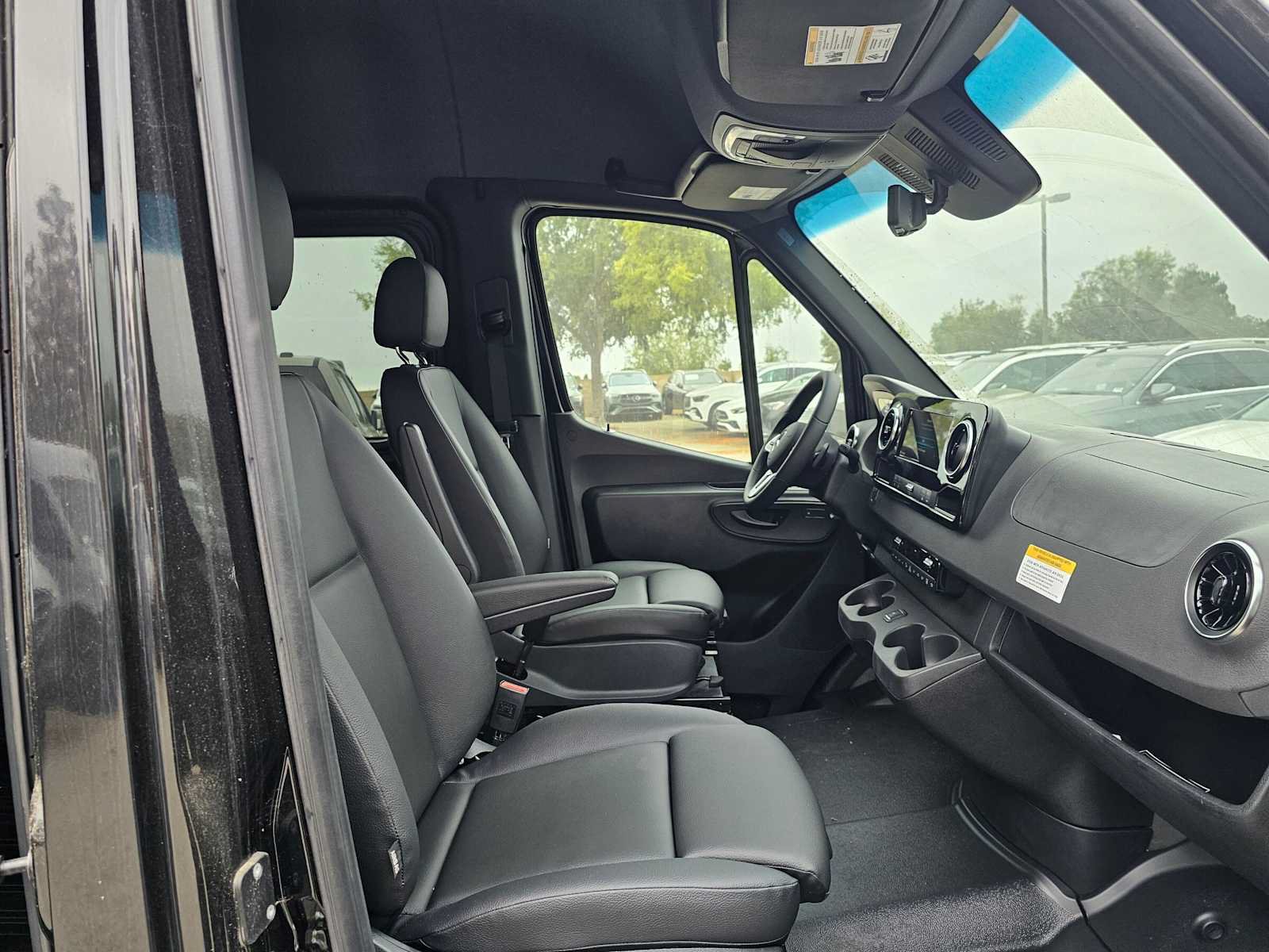 Used 2024 Mercedes-Benz Sprinter 3500 image 6