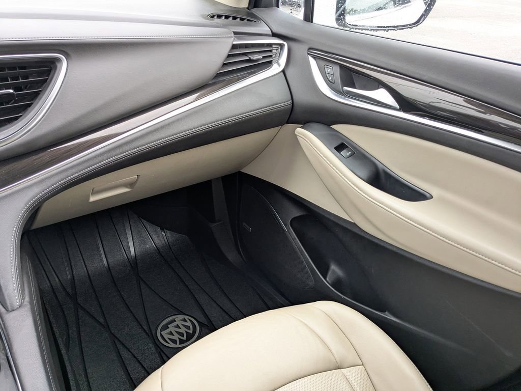 Used 2021 Buick Enclave Essence w/ Sound and Sites Package image 18