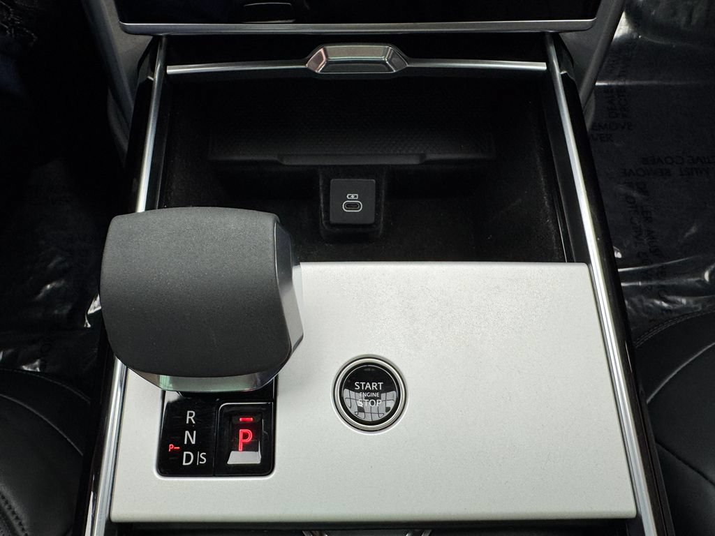Used 2024 Land Rover Range Rover SE AWD/4WD image 17
