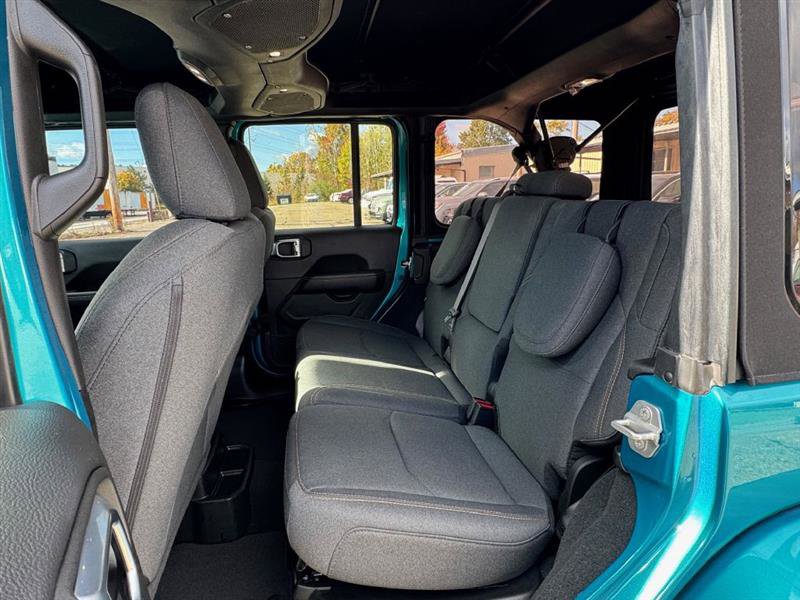 Used 2024 Jeep Wrangler Sahara image 15