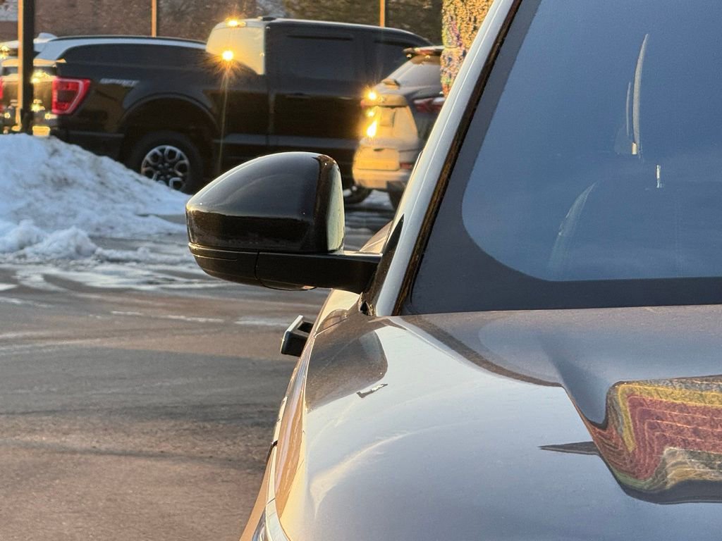 Used 2020 Land Rover Range Rover Velar S image 12