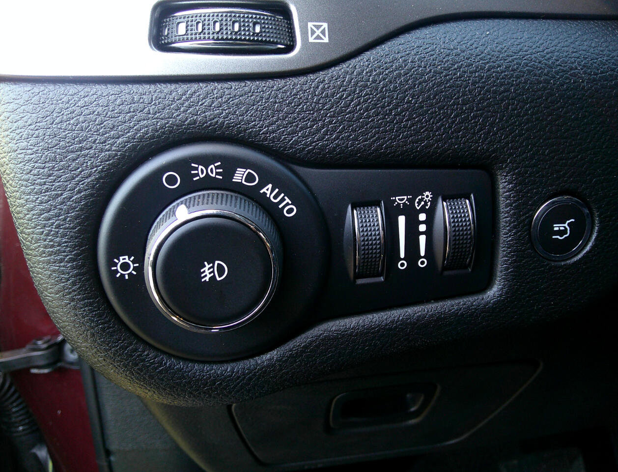 Used 2019 Jeep Cherokee Overland w/ Trailer Tow Group image 20