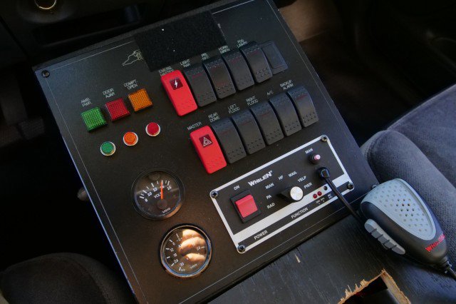 Used 2006 GMC Sierra 3500 SLE w/ Heavy-Duty Power Package image 17