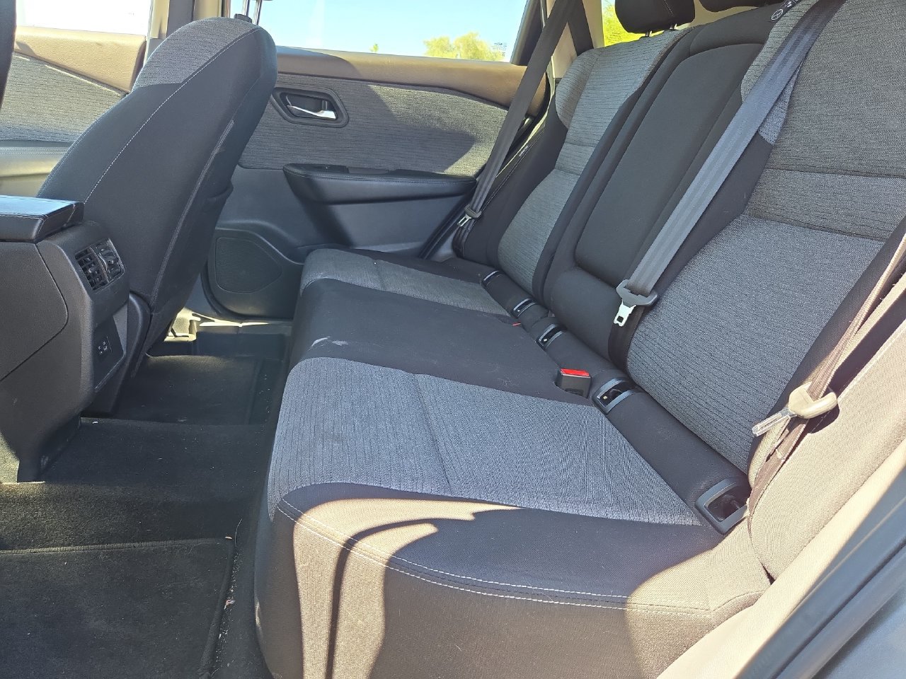 Used 2023 Nissan Rogue SV FWD image 12