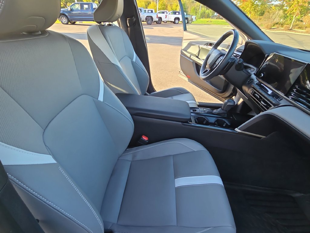 Certified 2025 Toyota Camry SE AWD/4WD image 13