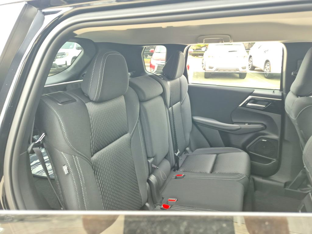 New 2026 Mitsubishi Outlander ES image 25