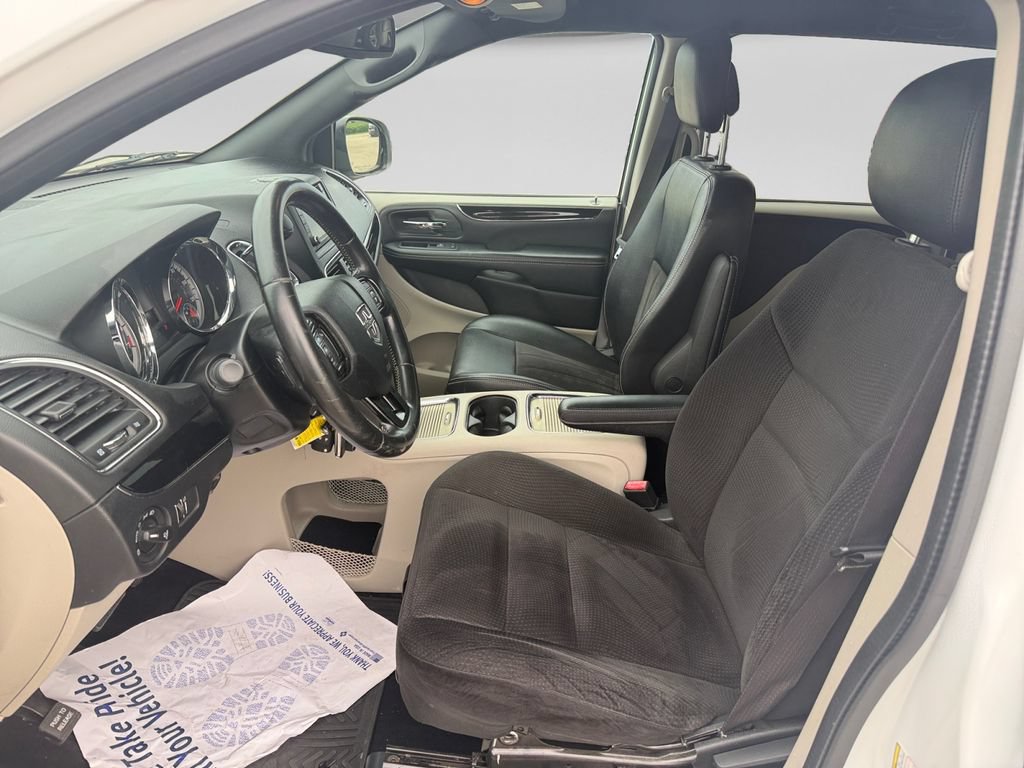 Used 2019 Dodge Grand Caravan SXT FWD image 19