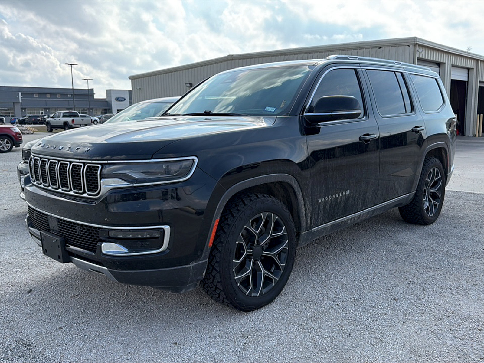 Used 2022 Jeep Wagoneer Series III w/ Premium Group I AWD/4WD image 3