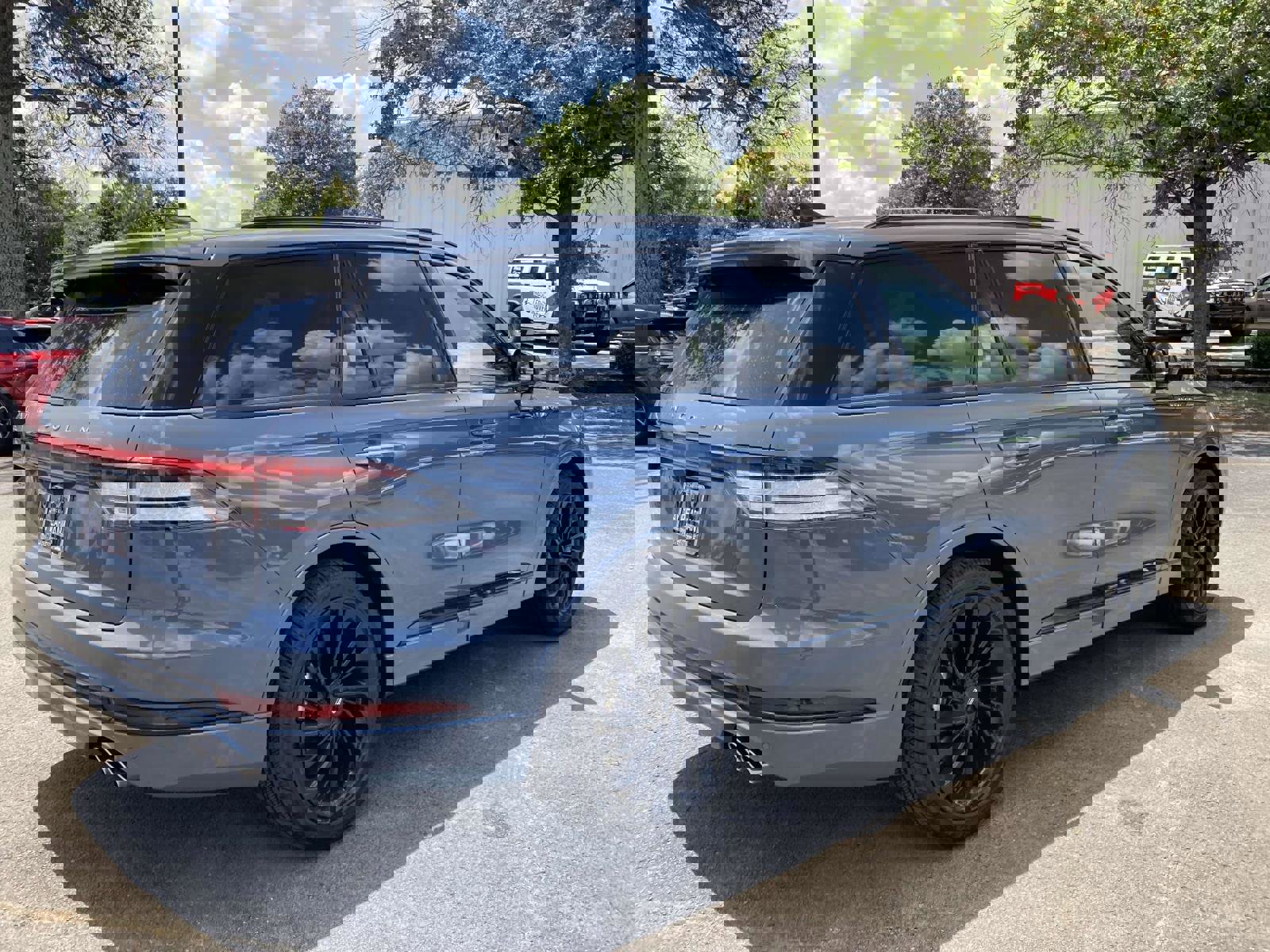 New 2025 Lincoln Aviator Reserve w/ Jet Appearance Package image 3