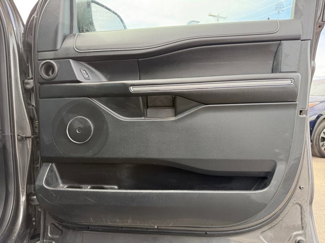 Used 2021 Ford Expedition Max XLT image 27