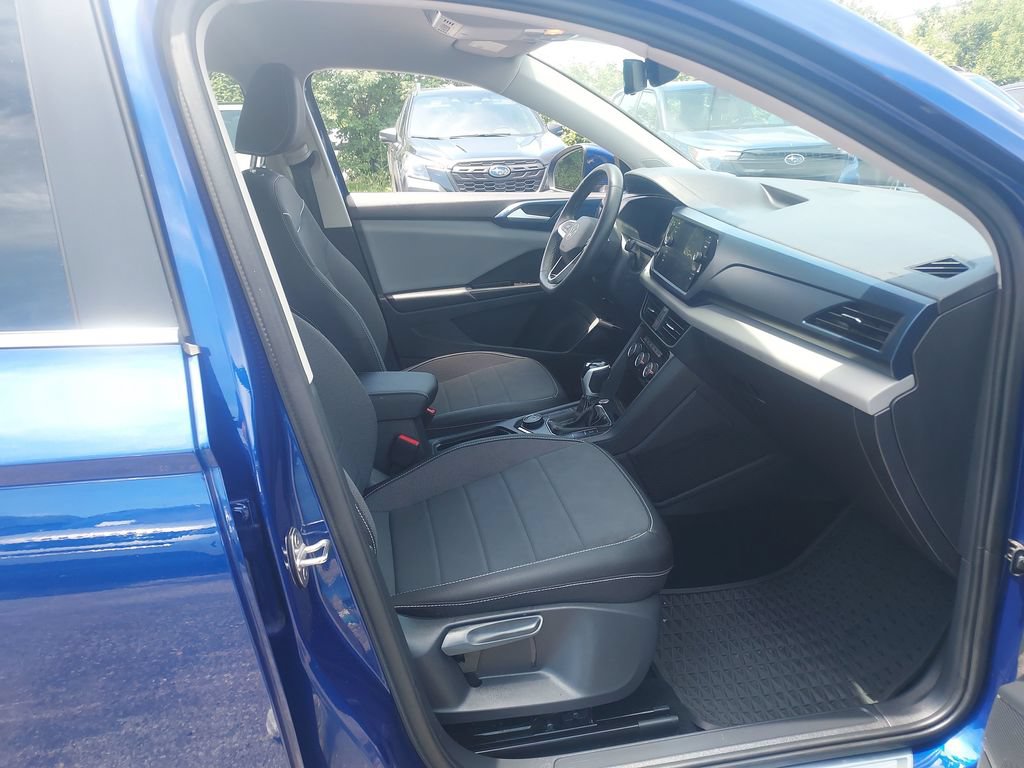 Used 2023 Volkswagen Taos SE AWD/4WD image 31