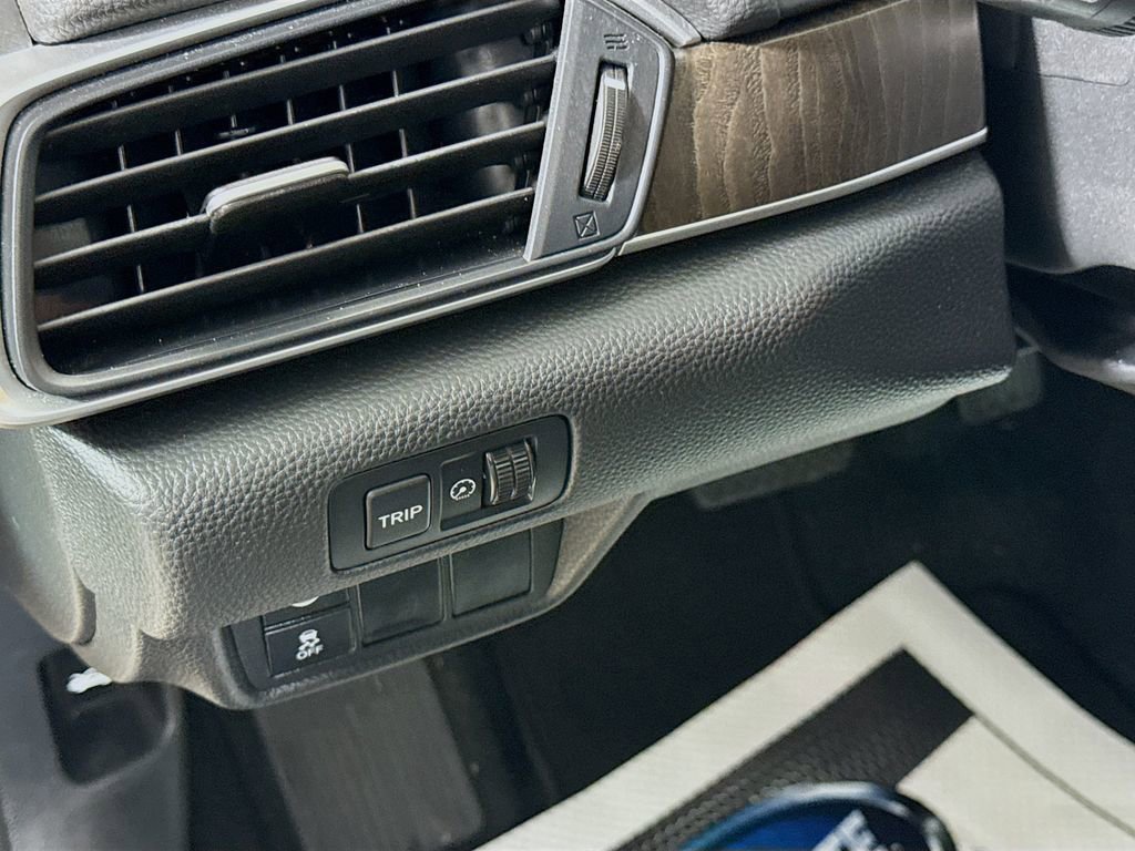 Used 2019 Honda Accord EX-L image 10