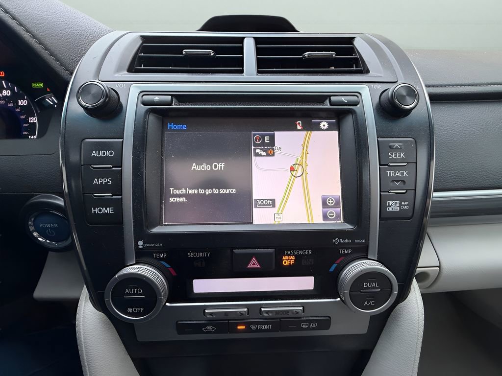 Used 2014 Toyota Camry XLE w/ Leather Package image 21