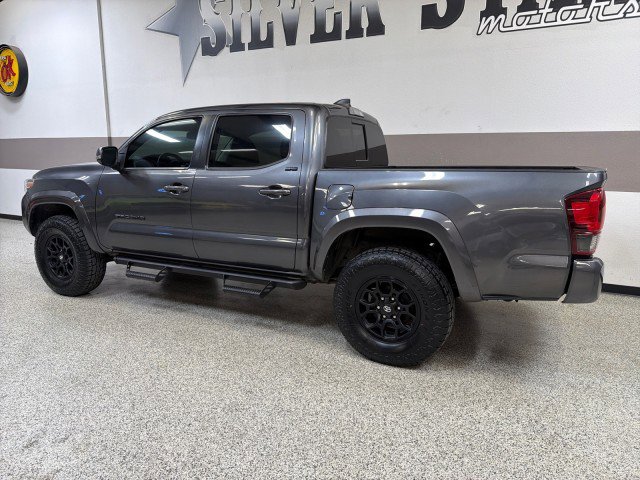 Used 2022 Toyota Tacoma SR5 w/ Technology Package image 6