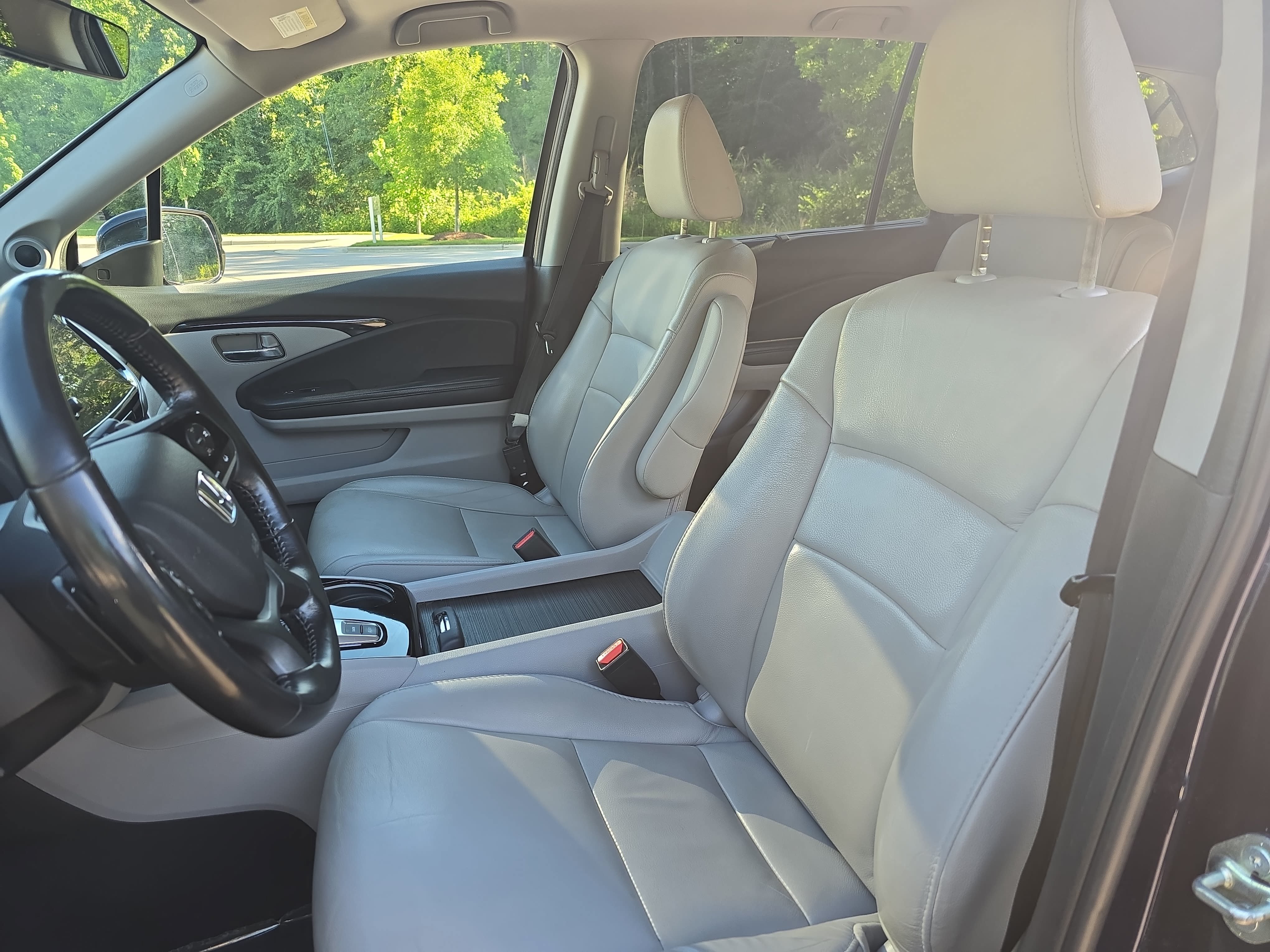 Used 2019 Honda Pilot Touring image 16