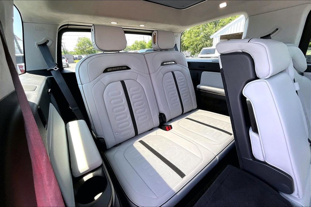 Used 2024 Rivian R1S Adventure AWD/4WD image 26