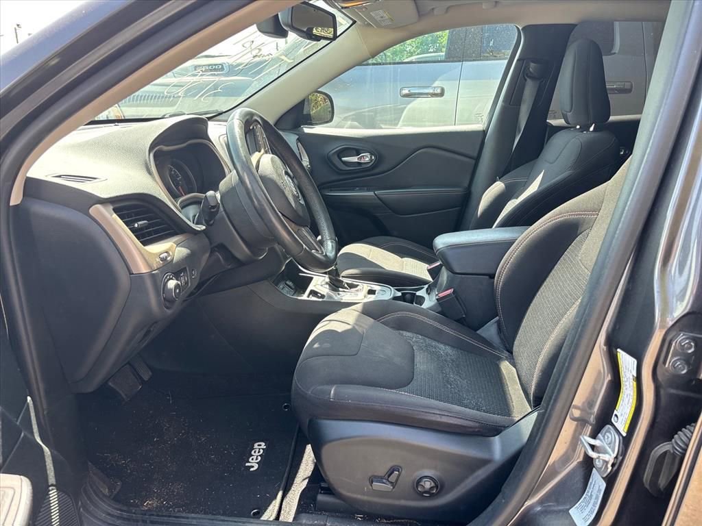 Used 2016 Jeep Cherokee 75th Anniversary image 15