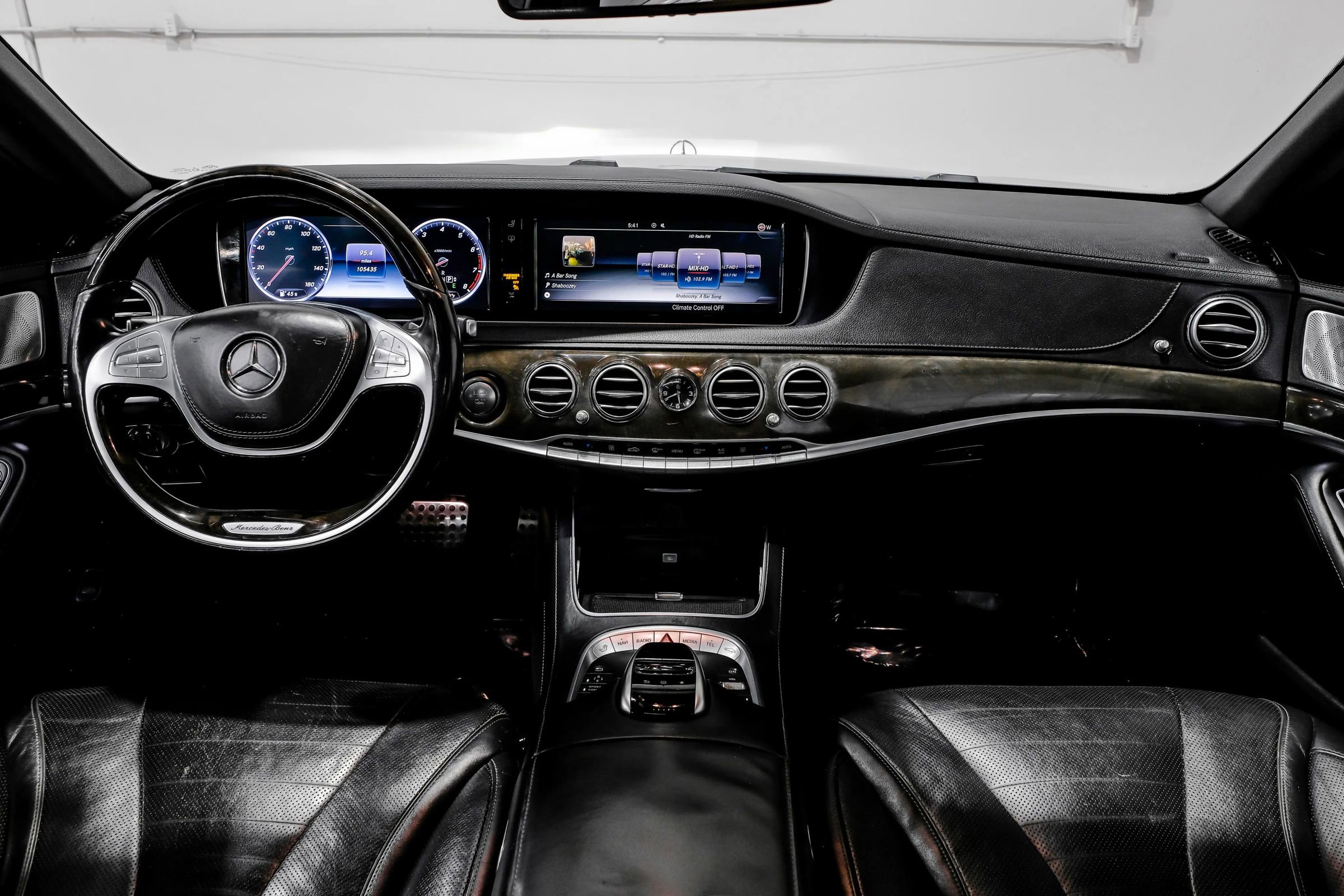 Used 2015 Mercedes-Benz S 550 Sedan w/ Sport Package w/ Sport Package image 20