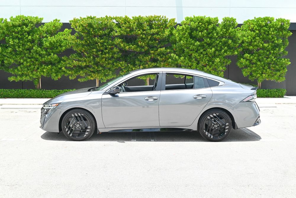 Used 2026 Nissan Sentra SR w/ SR Premium Package FWD image 7