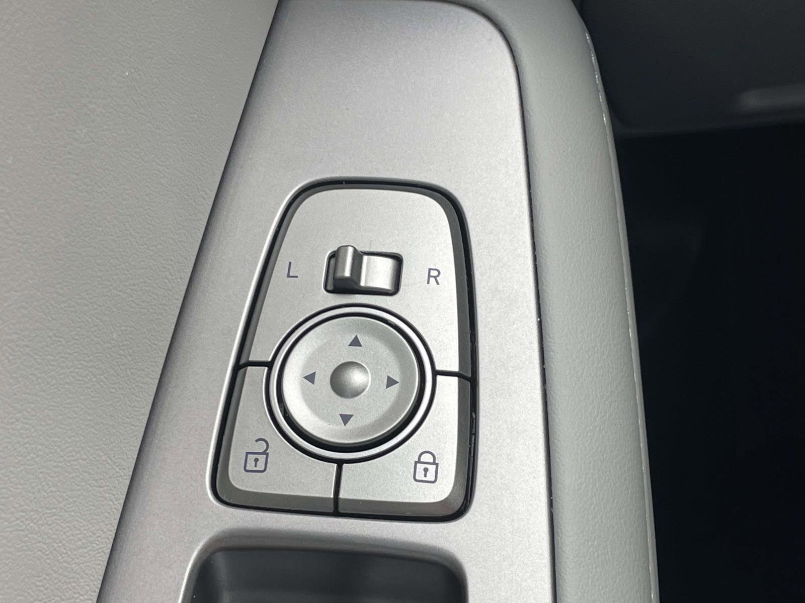 Used 2025 Hyundai Palisade SEL image 11