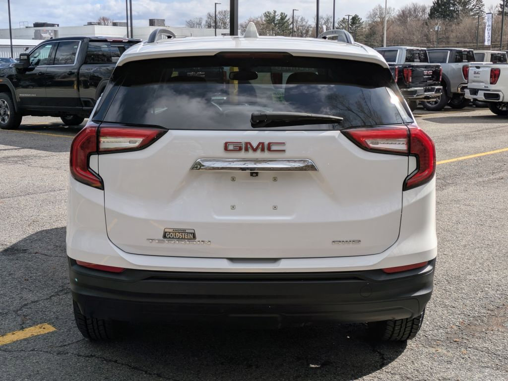 Certified 2022 GMC Terrain SLE w/ Driver Convenience Package image 6