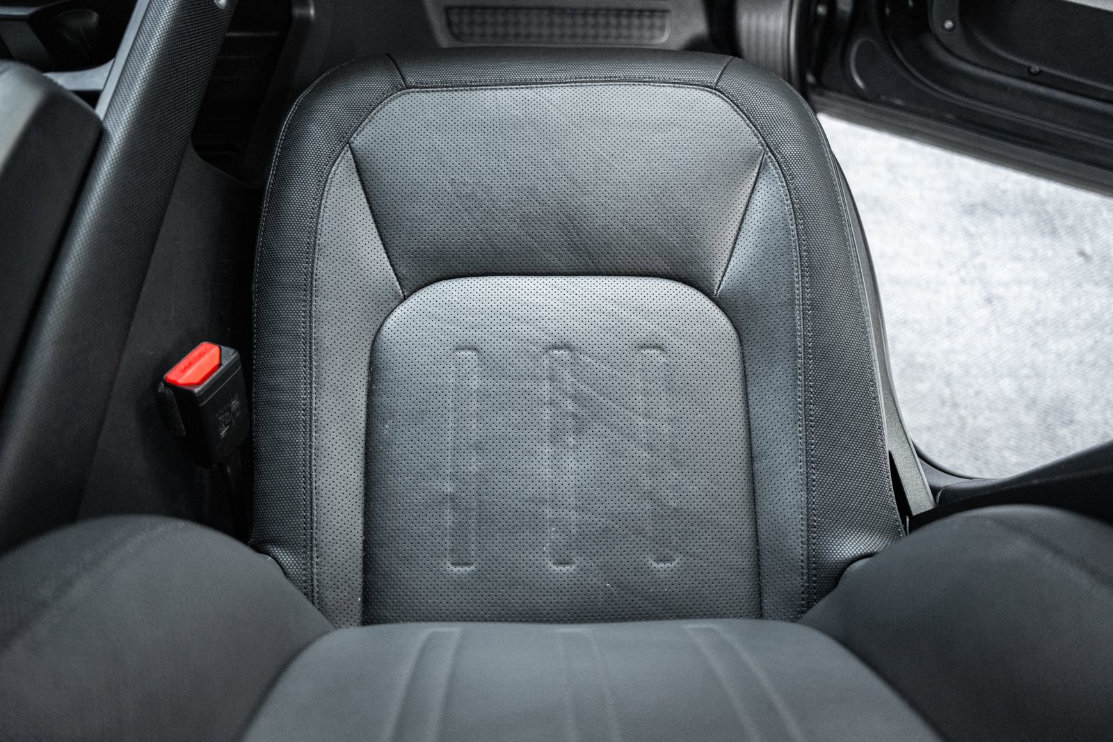 Used 2022 Land Rover Defender 110 X-Dynamic HSE AWD/4WD image 36