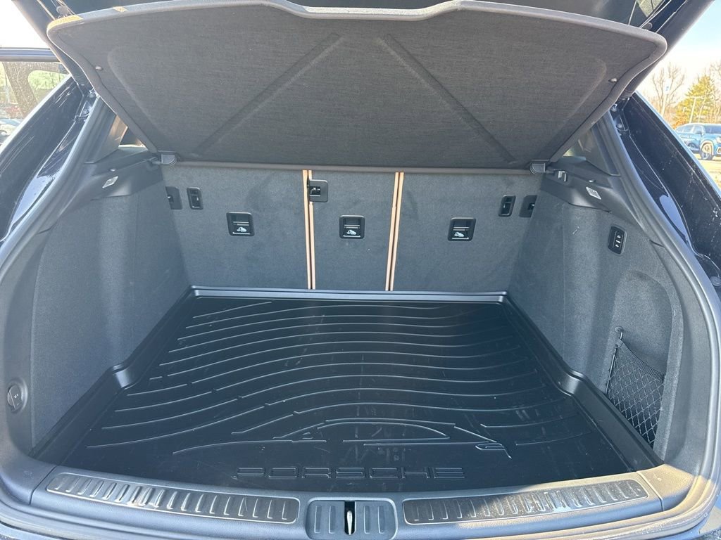 Used 2024 Porsche Macan GTS image 28