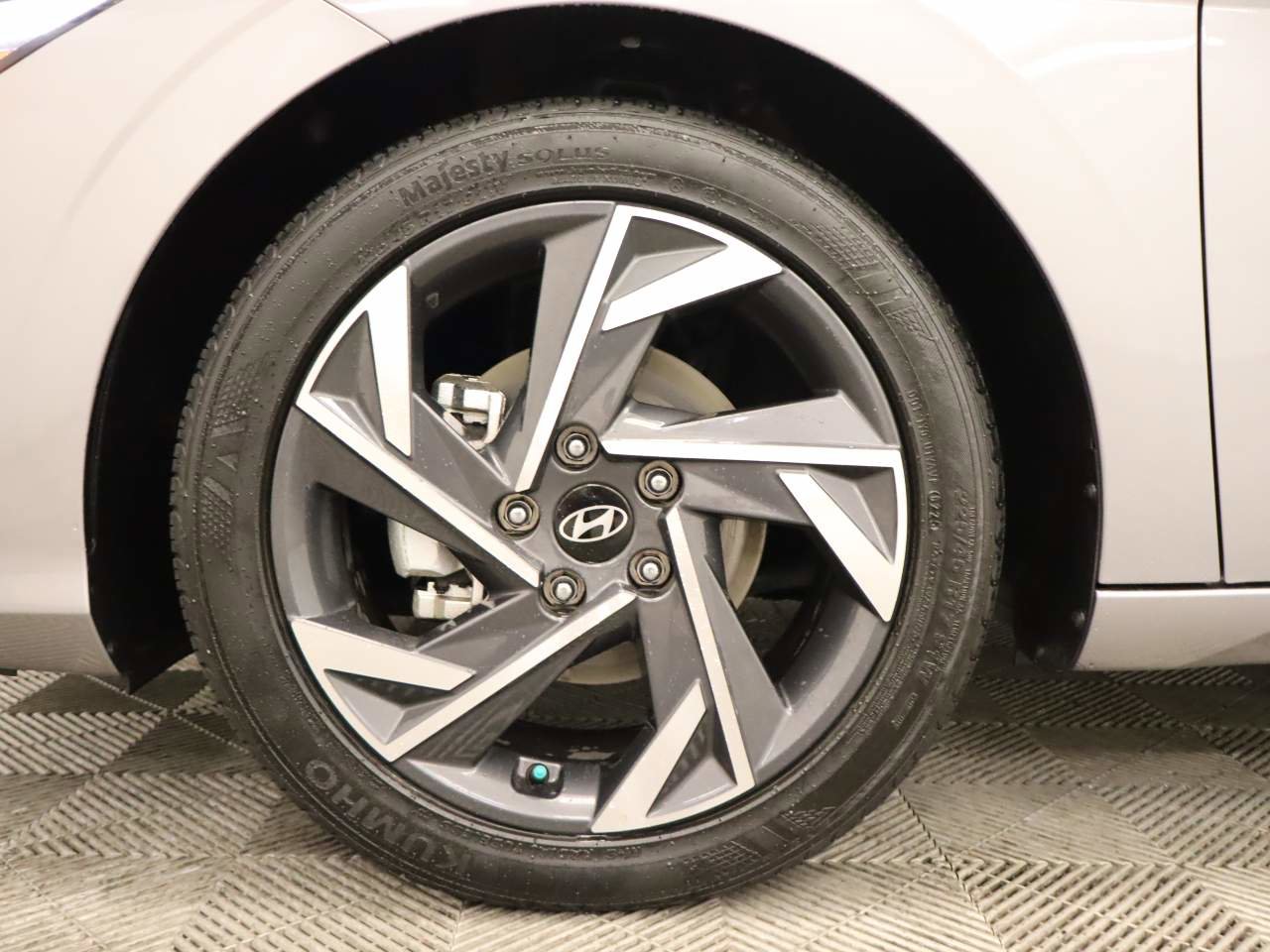 Used 2025 Hyundai Elantra Sport image 7