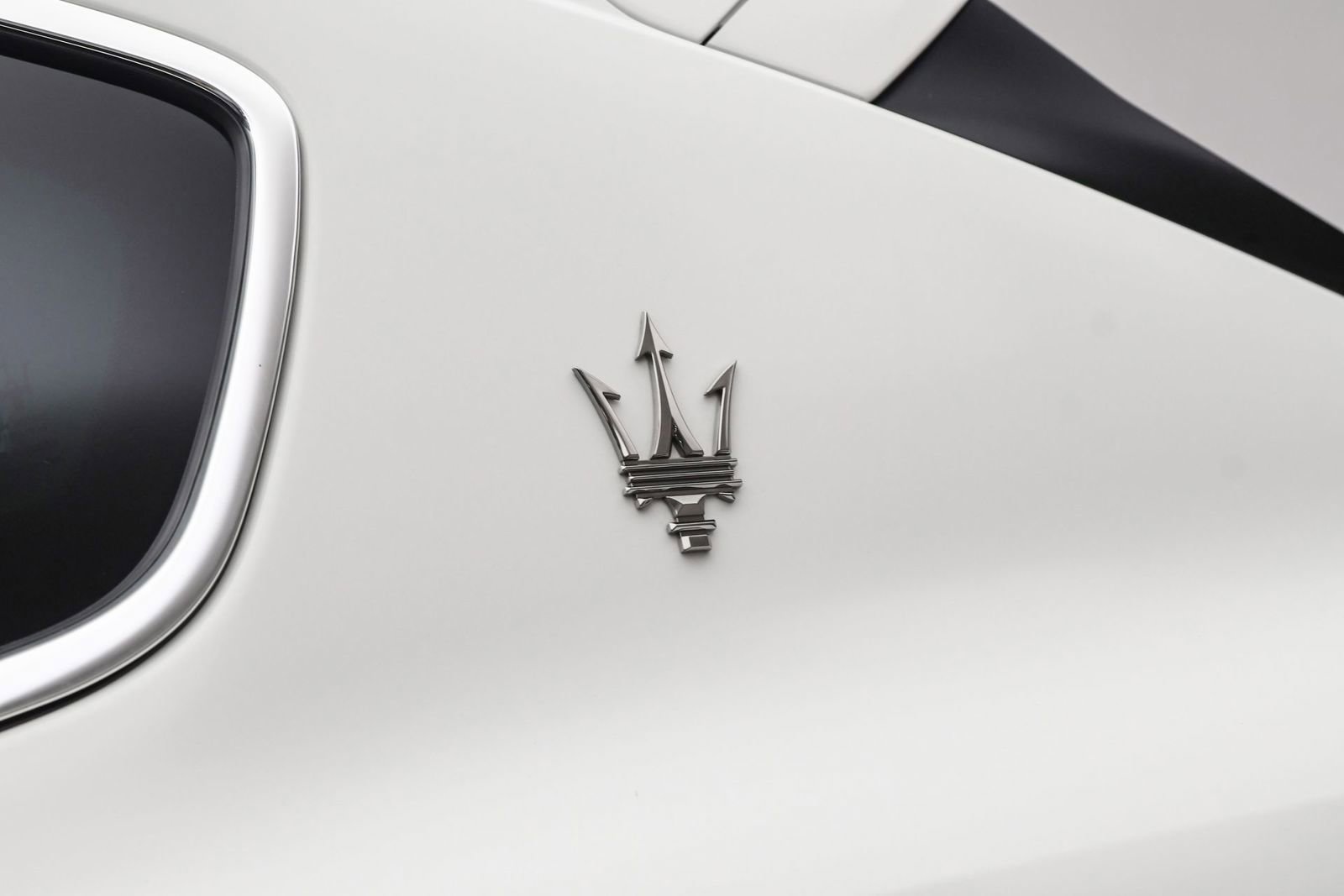 New 2024 Maserati Levante GT Ultima image 33