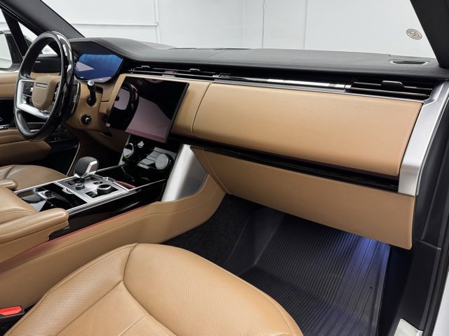 Used 2023 Land Rover Range Rover Long Wheelbase SE image 15