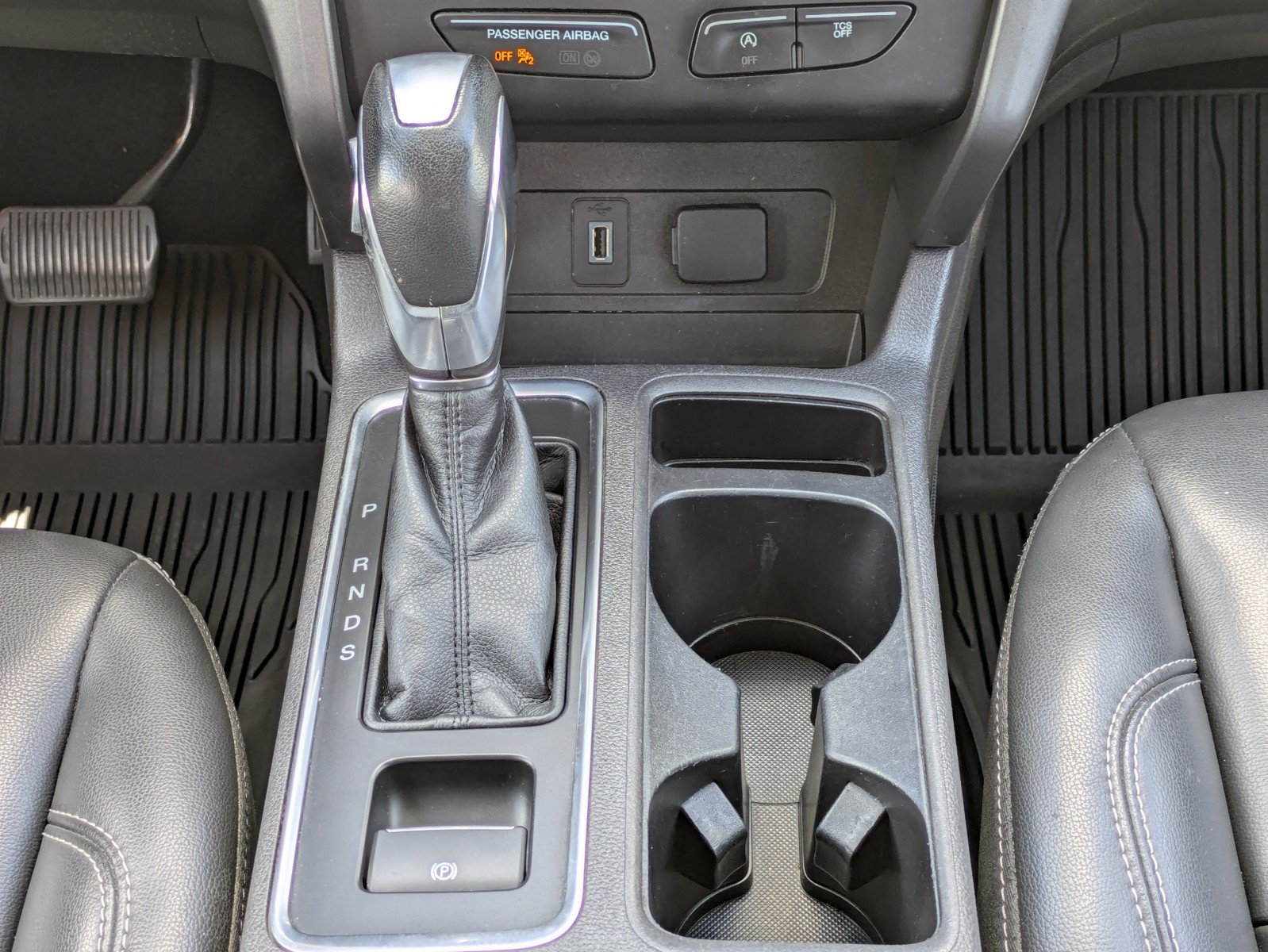 Used 2019 Ford Escape SEL FWD image 17