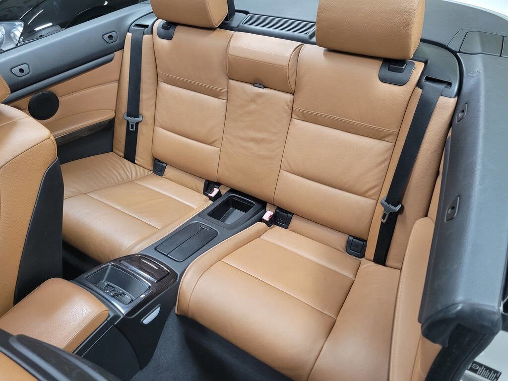 Used 2012 BMW 328i Convertible image 23