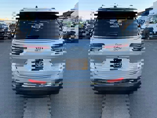New 2025 Jeep Grand Cherokee L Limited w/ Trailer Tow Package image 5